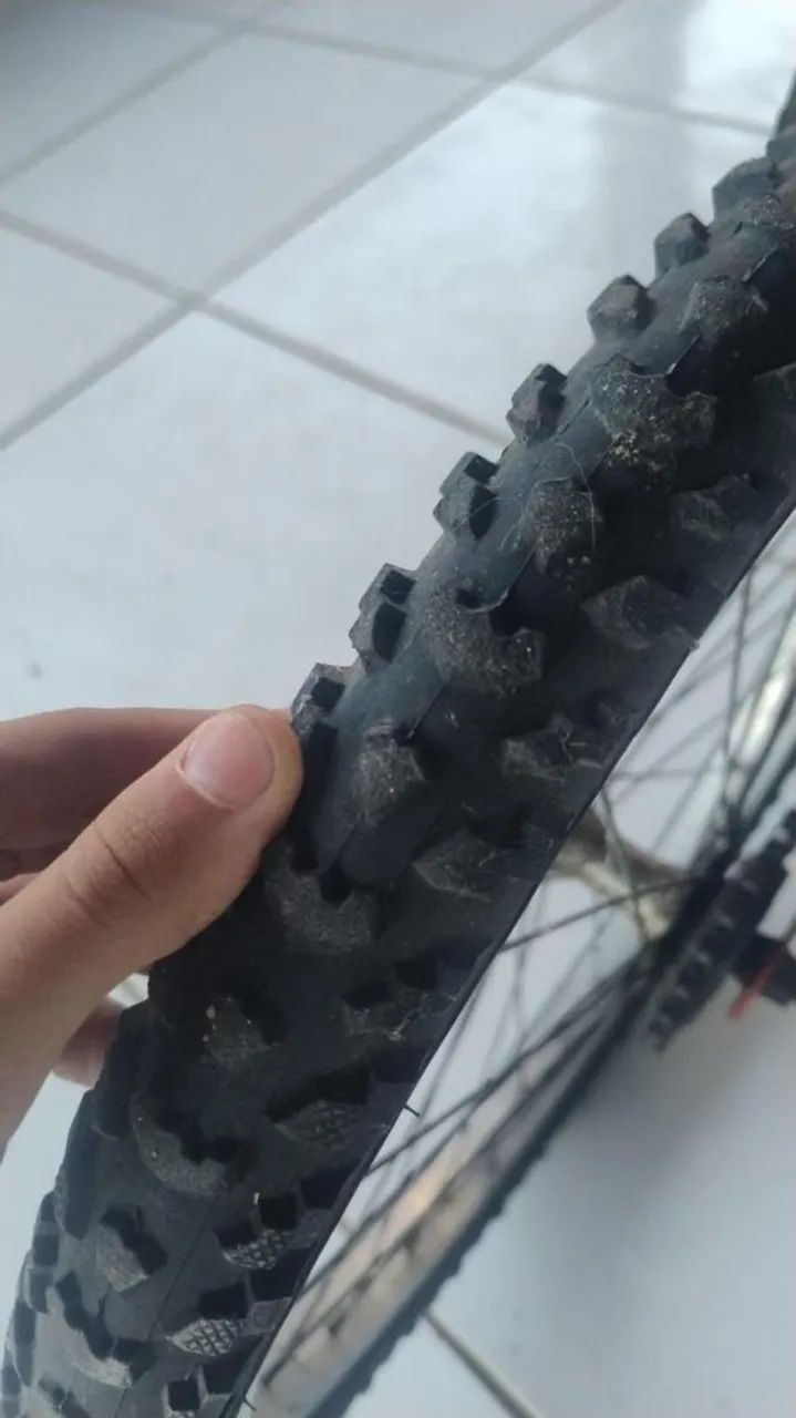 Bicicleta zummi aro 20 semi nova  - Foto 5