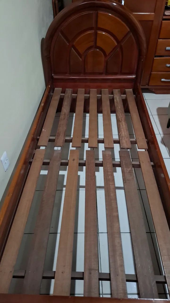 Cama em madeira de lei - Foto 2