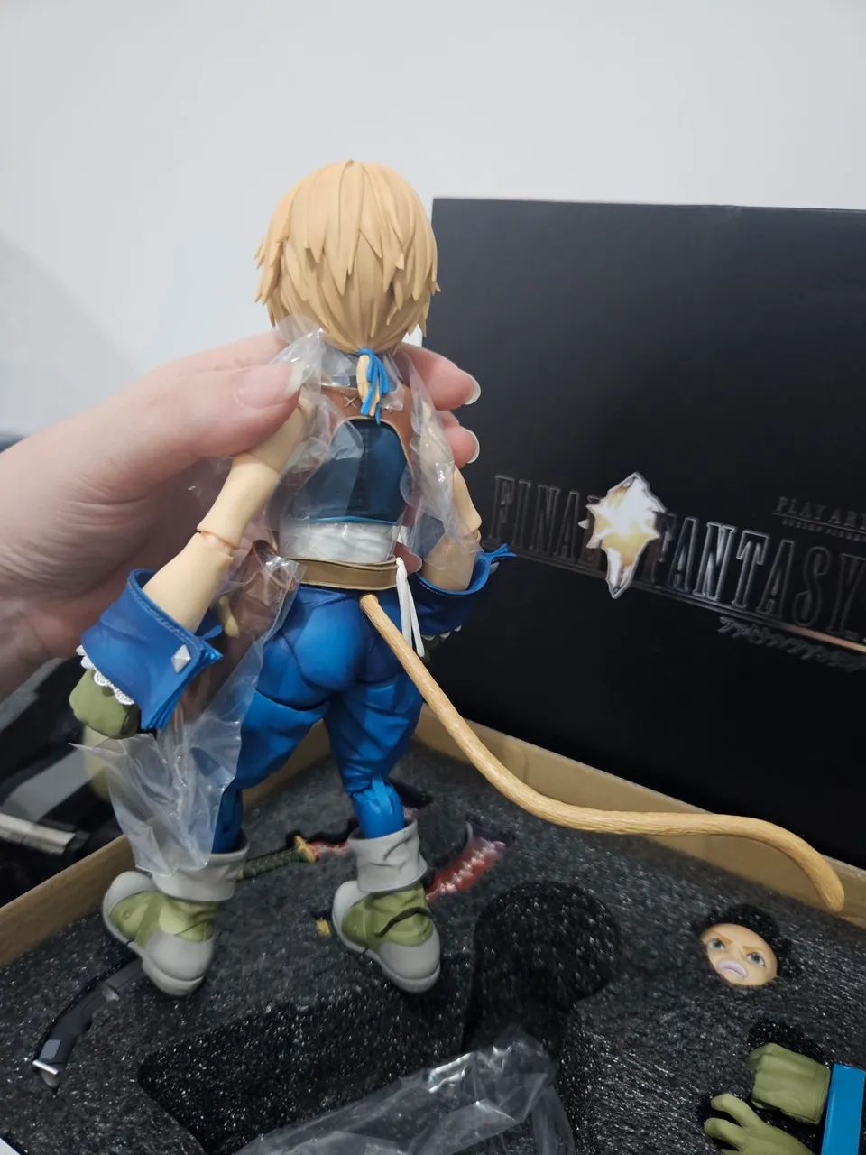 Zidane Play Arts Shin Acting Figure Final Fantasy - Hobbies e