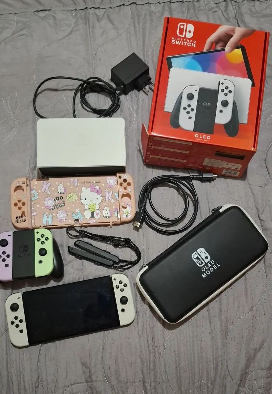 Nintendo Switch OLED usado, em bom estado e funcionando perfeitamente