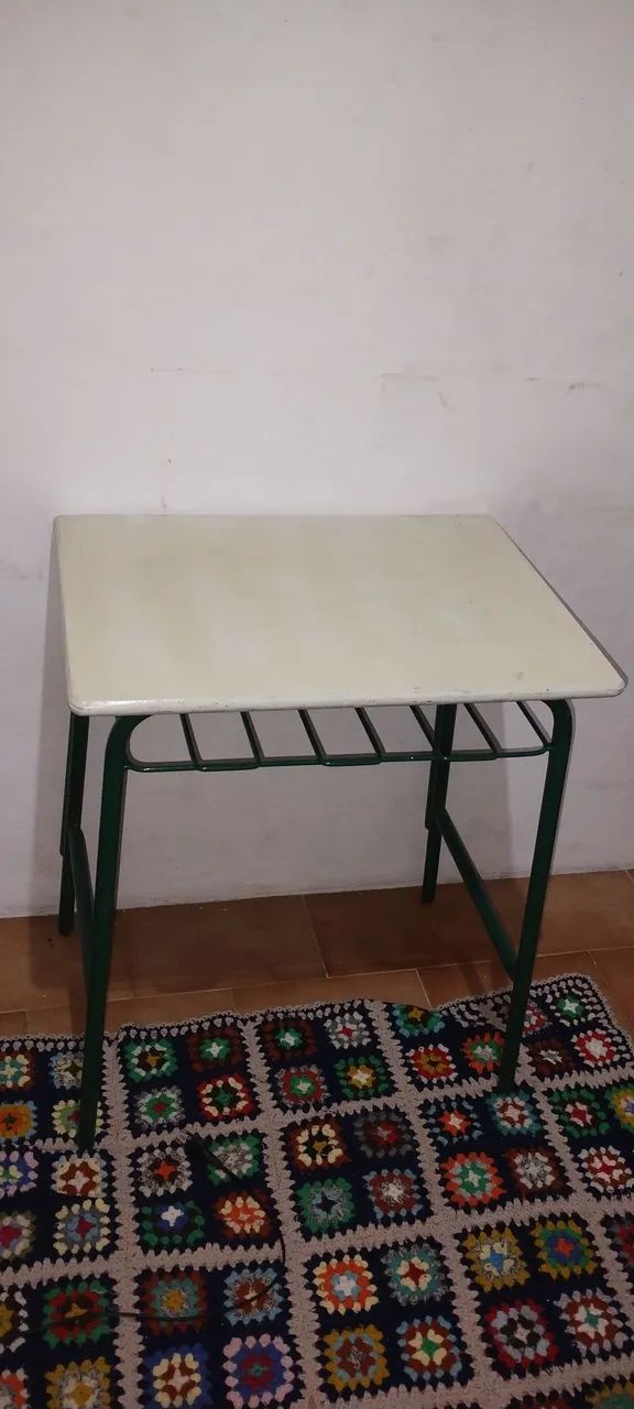 Mesa estilo escolar 