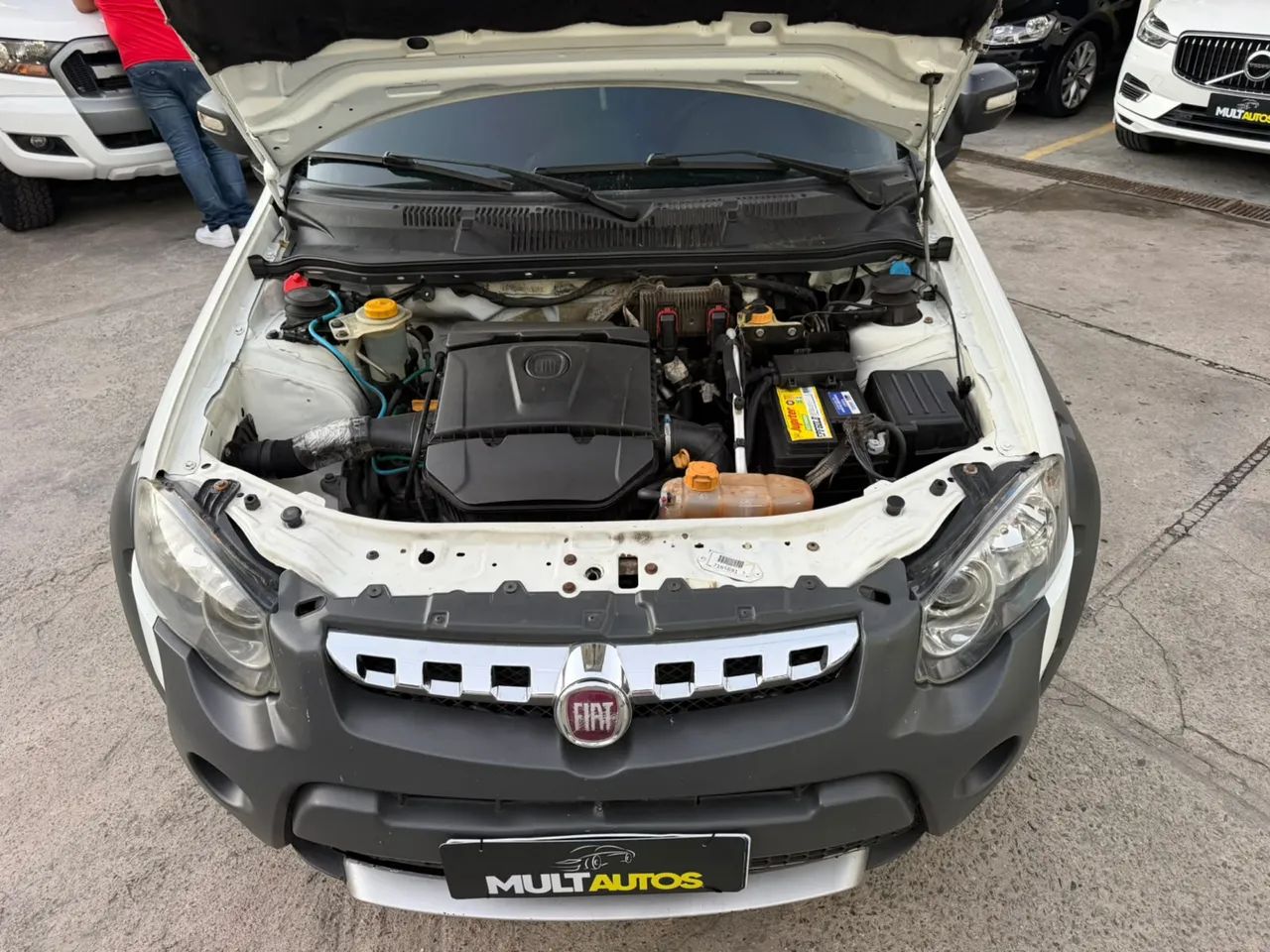 Fiat Strada Adventure1.8/ 1.8 Locker Flex CD 2015 - Foto 3