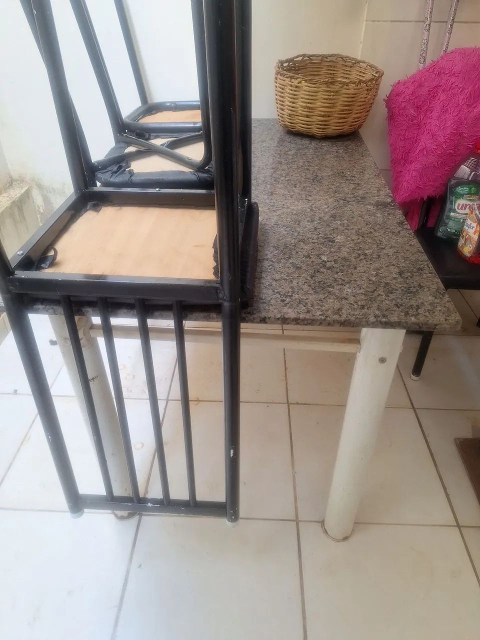 Mesa de mármore 4 cadeiras  - Foto 2