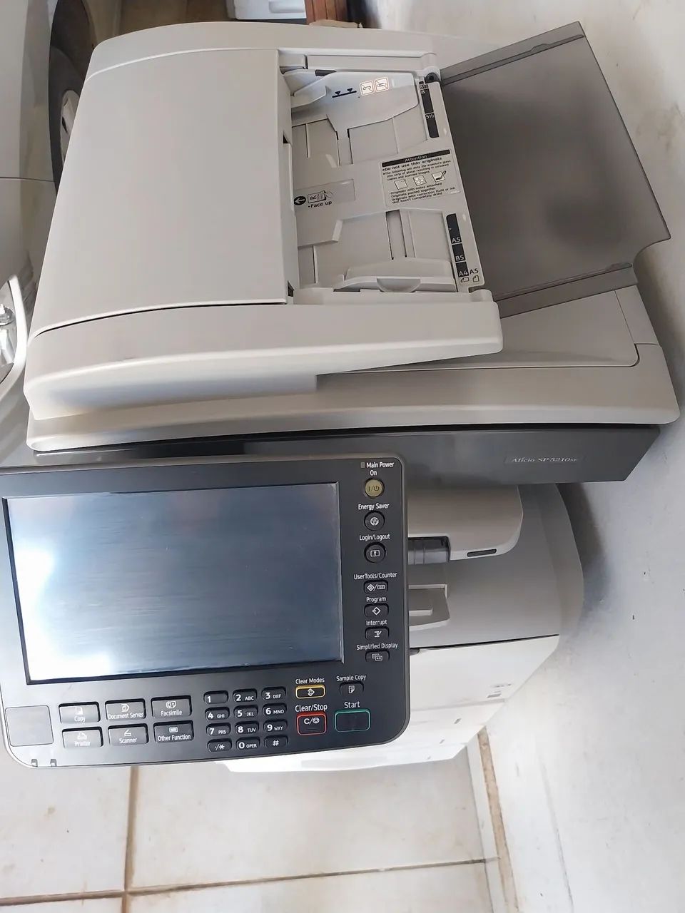 Impressora Multifuncional Ricoh 5210 funcionando 