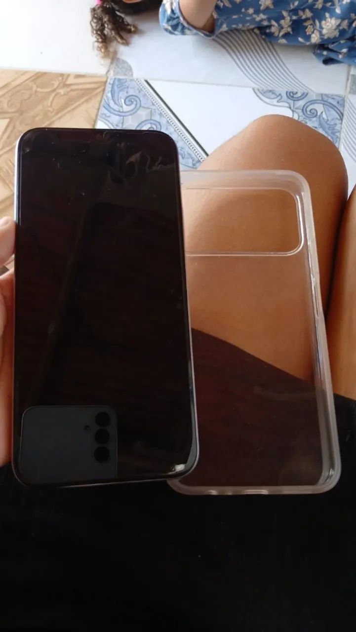 Celular vendendo..