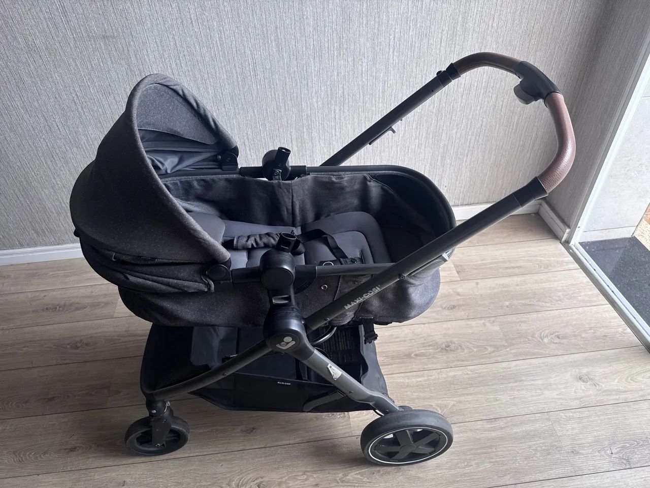 Carrinho de bebe maxi cosi anna ( carrinho + bebe conforto + base )  - Foto 2