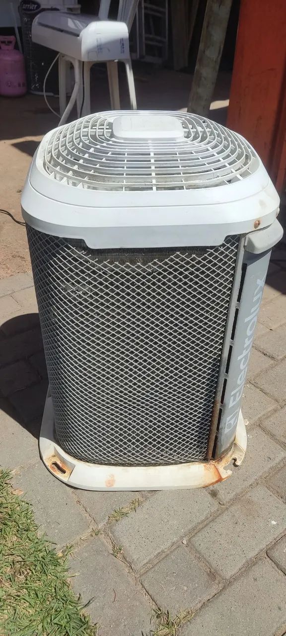 Ar condicionado 12000 BTUs convencional funcionando normalmente, porém com vazamento. - Foto 3