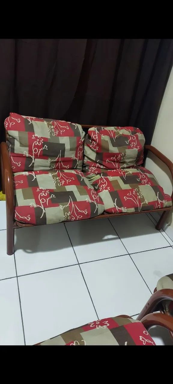 Sofa com 4lugares e mesa de centro  - Foto 2
