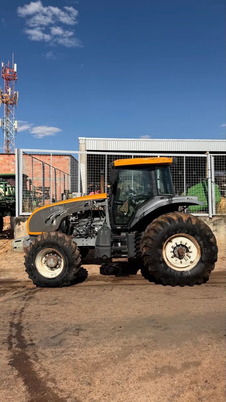 Trator BT 210 2012