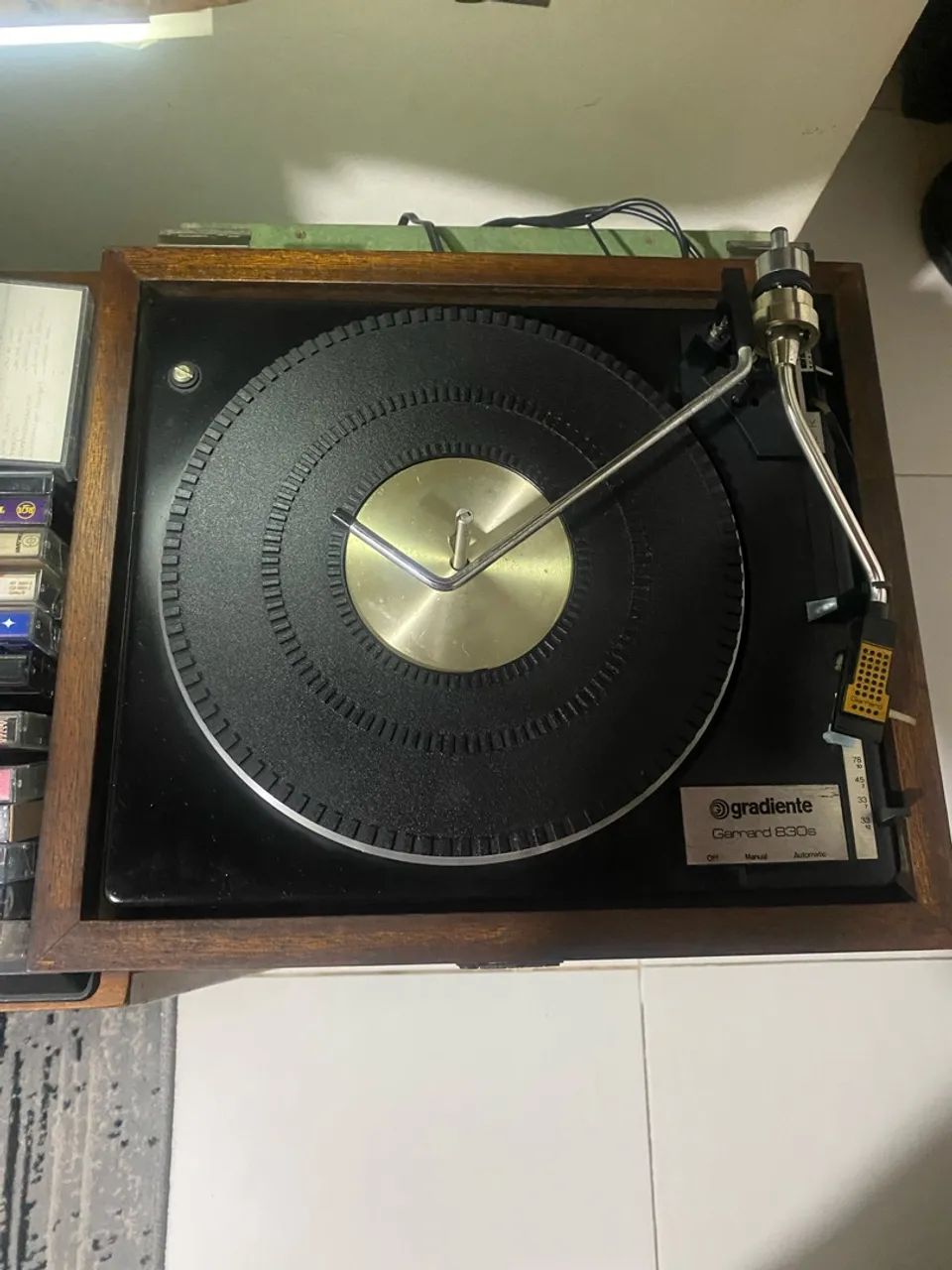Toca disco Garrard 830 s  - Foto 2