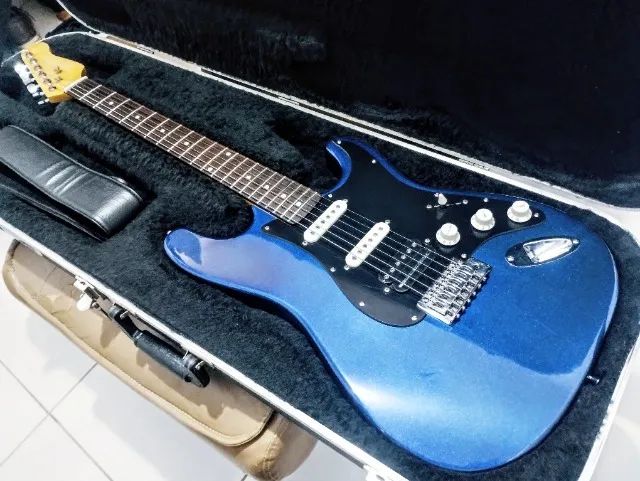 Guitarra Strat Custom com HardCase