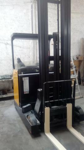 Empilhadeira Yale Mr16