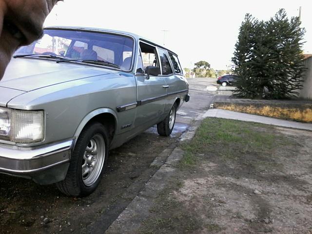 Caravan comodoro 4cc álcool ano 1982 câmbio 4marchas - Foto 3
