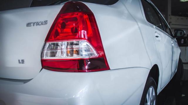 TOYOTA ETIOS SEDAN X PLUS 15 MT 19/20 - Foto 6