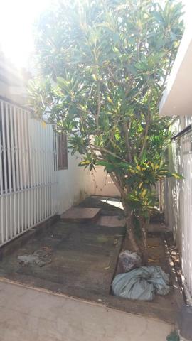 Casa bem localizada - Foto 6