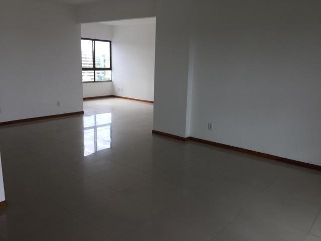 Apartamento alto padrão com infraestrutura completa - Foto 2