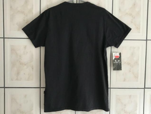 Camiseta Oakley Mod Overboard Tee Preta Original e Nova. (Tamanho: M) - Foto 2