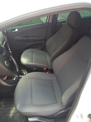 Volkswagen Voyage lindo segundo dono - Foto 7