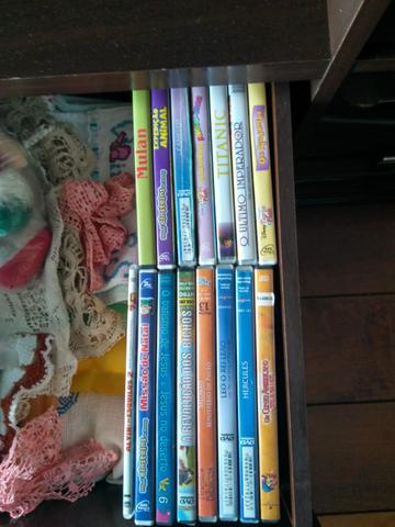 Vendo filmes cada um 2 reais - Foto 2