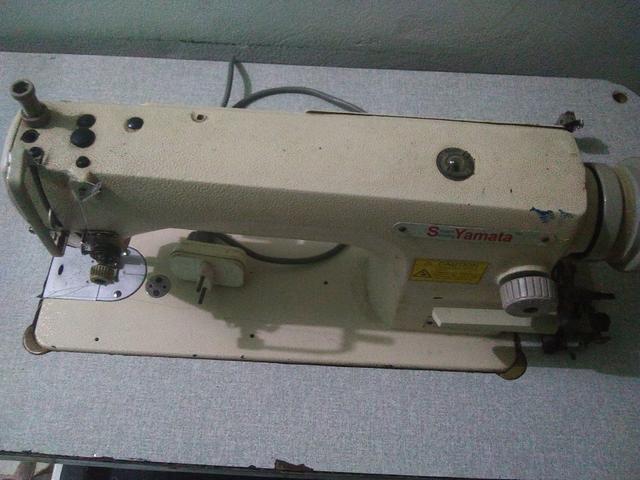 Máquina de costura em ótimo estado - Foto 4