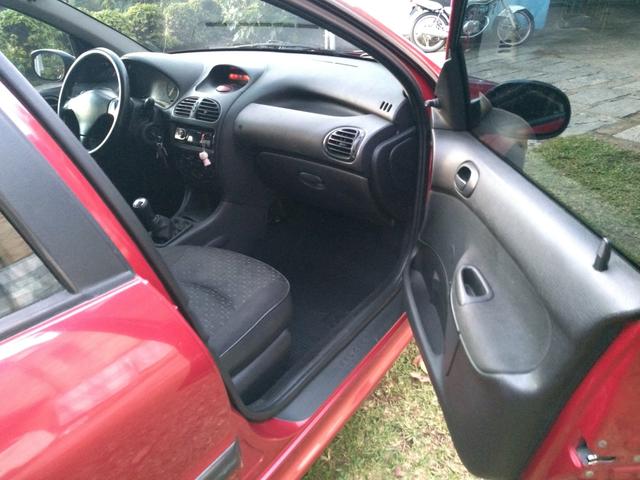 Peugeot 206 ano 2007 1.4 flex com manual nota fiscal de fábrica e chave reserva - Foto 9