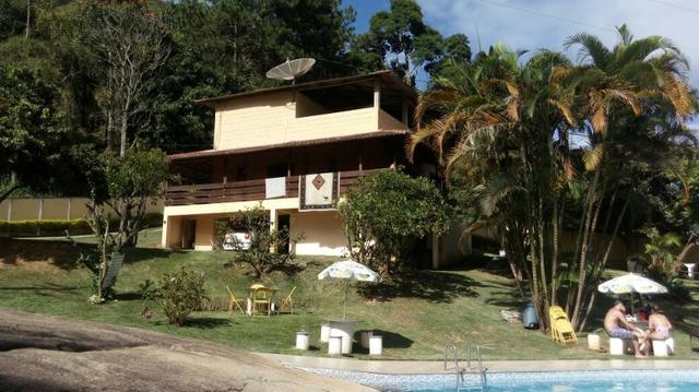 Chácara com triplex, área para festas com 3 piscinas e vagas p/ mais de 40 automóveis!! - Foto 12
