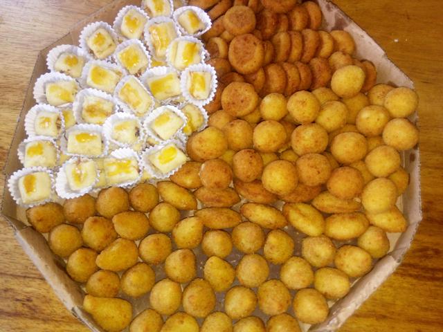 Salgados e doces para sua festa!