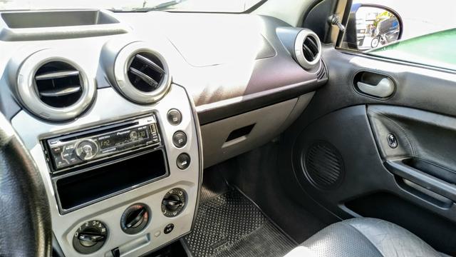 Fiesta Sedan 1.6 Class Bco couro extra 2011 - Foto 10