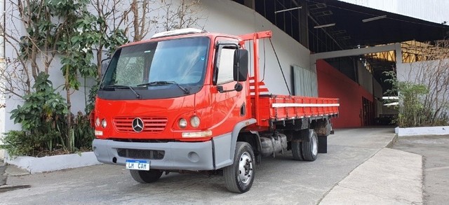 CAMINHÃO MERCEDES BENS ACCELO CARROCERIA 2010