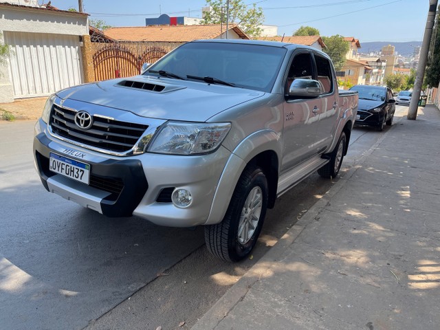 TOYOTA HILUX -2014- 4X4- AUTOMÁTICA