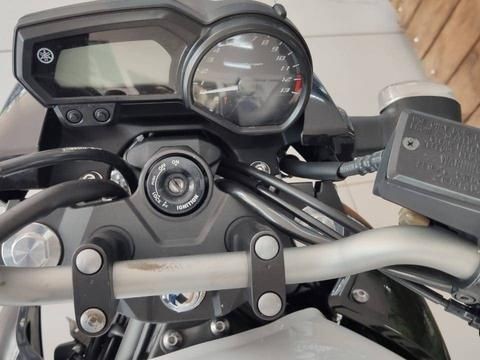 YAMAHA XJ6