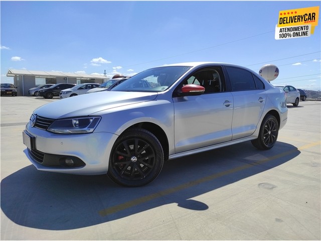 VOLKSWAGEN JETTA 2011 2.0 COMFORTLINE 120CV FLEX 4P MANUAL