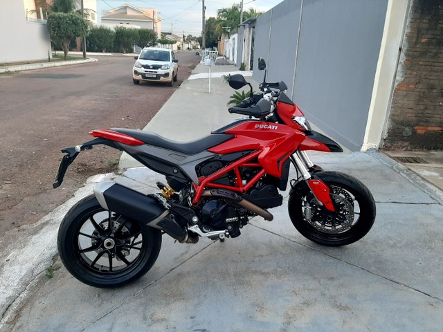DUCATI HYPERMOTARD 821