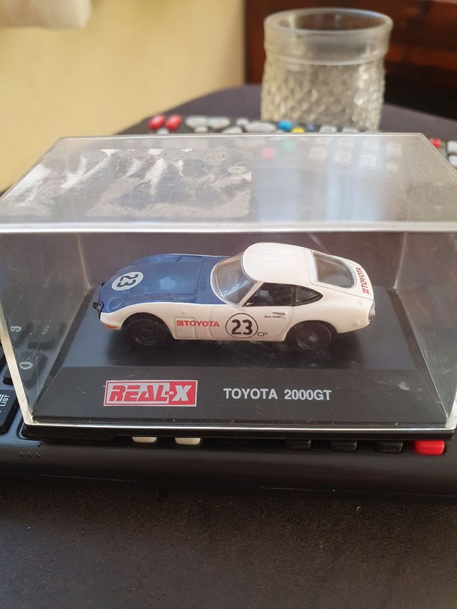Miniatura Toyota GT2000 1/64 - Foto 2