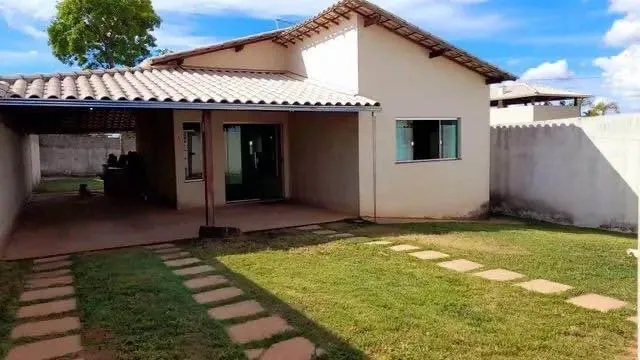 Belíssima casa no Novo Gama