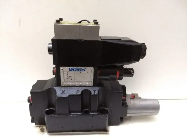 Válvula Proporcional da marca Vickers.