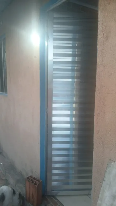 ALUGO NO BOQUEIRAO DA PRAIA GRANDE, QUARTO COZINHA E BANHEIRO