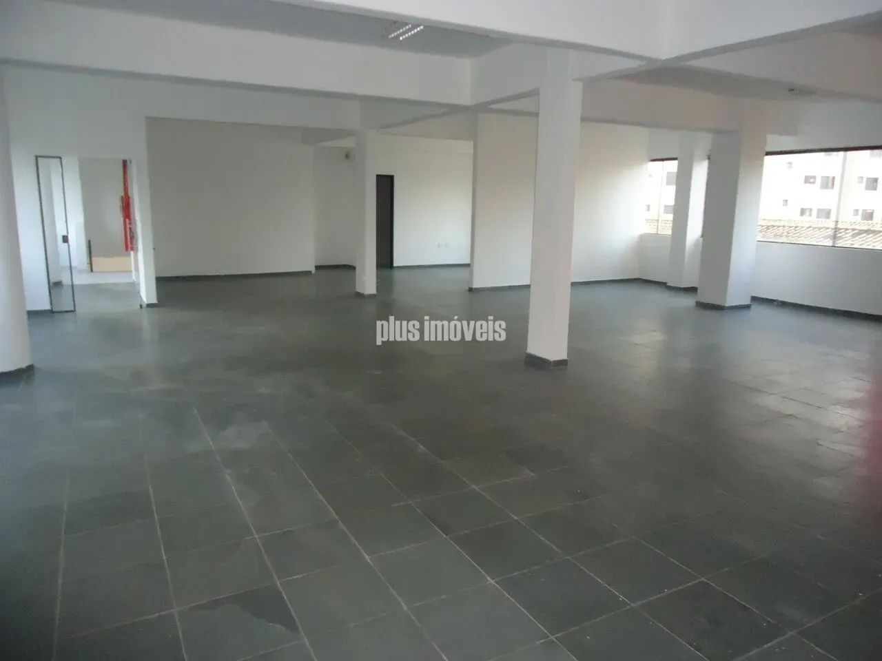 sala comercial com 200 m2 de vão livre, 2 vagas, próximo a AV. Giovanni Gronchi - Foto 3