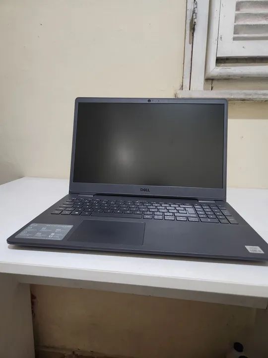 Notebook Dell - Tela 15.6'' - Intel Core i3 - 4GB RAM - SSD 128GB