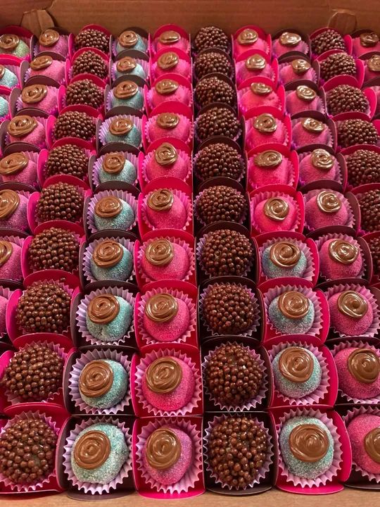 Brigadeiros Goumet e Personalizados com carimbo  - Foto 4