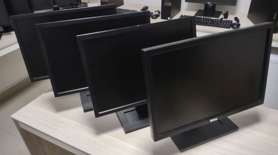 Monitor Dell 19" R$380,00 cada