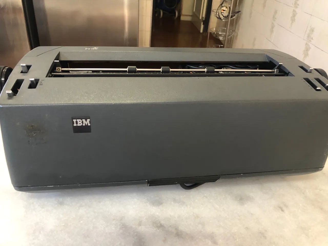 Máquina de escrever elétrica IBM - Foto 4