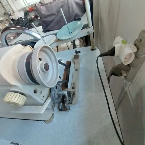 máquina de costura reta industrial Yamata  - Foto 4