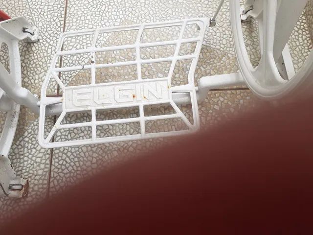 Pé de maquina antigo - Foto 3