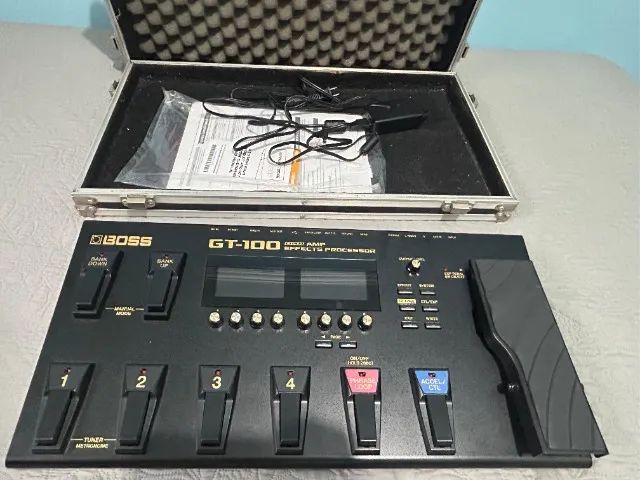PEDALEIRA MULTI-EFEITO BOSS GT-100 COMPLETA + CASE 