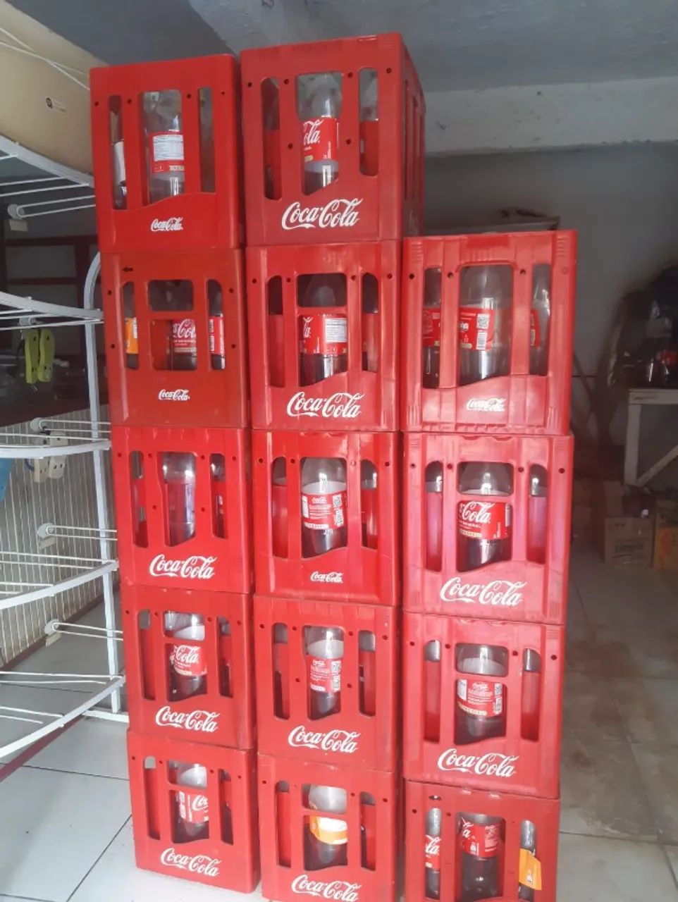 Grades de Refrigerantes (Coca Cola Retornável e de 1 Litro: Vidro)