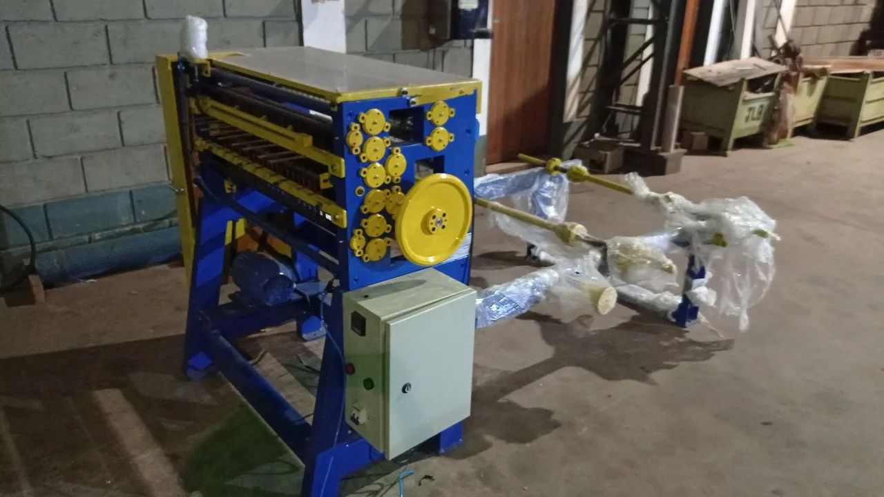 Máquina para produção de Papel Interfolha 21x21 