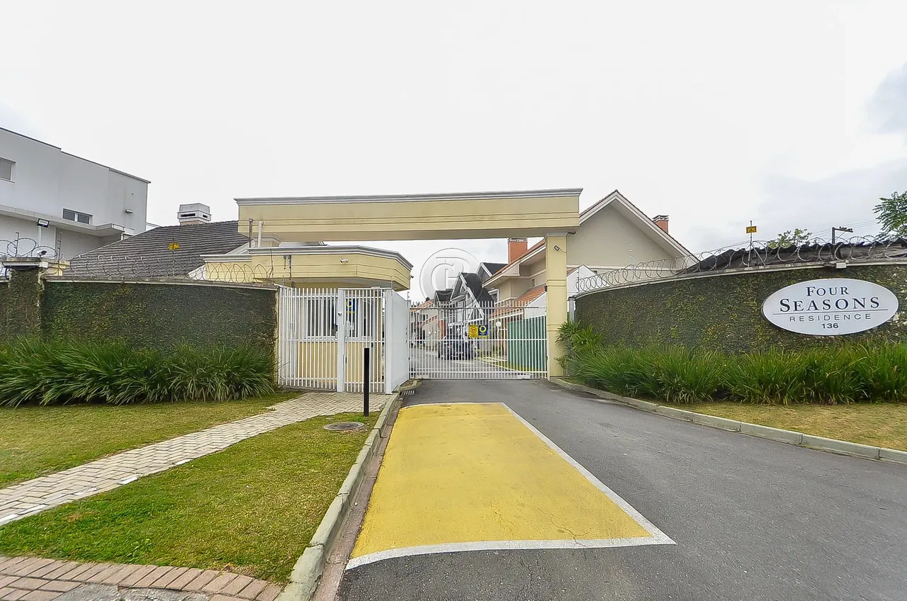 TERRENO EM CONDOMÍNIO à venda com 366.95m² por R$ 850.000,00 no bairro Santa Felicidade -