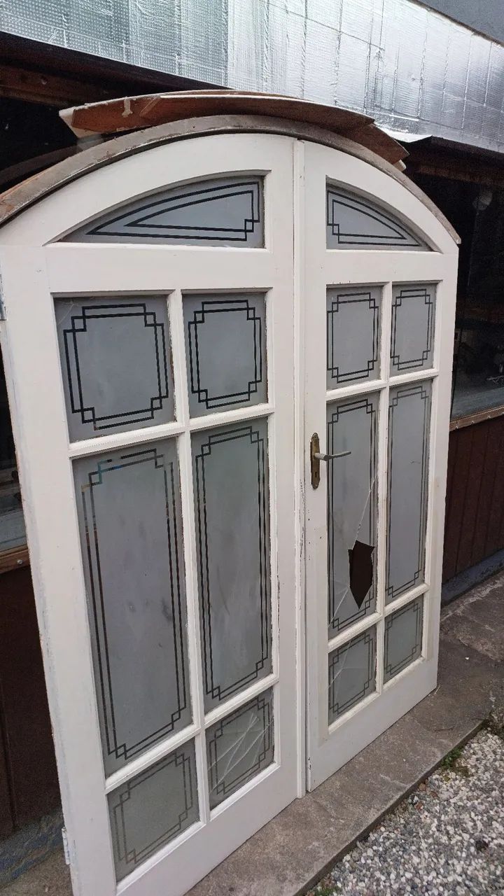 Portas de madeira com vidros decorativos - Foto 5