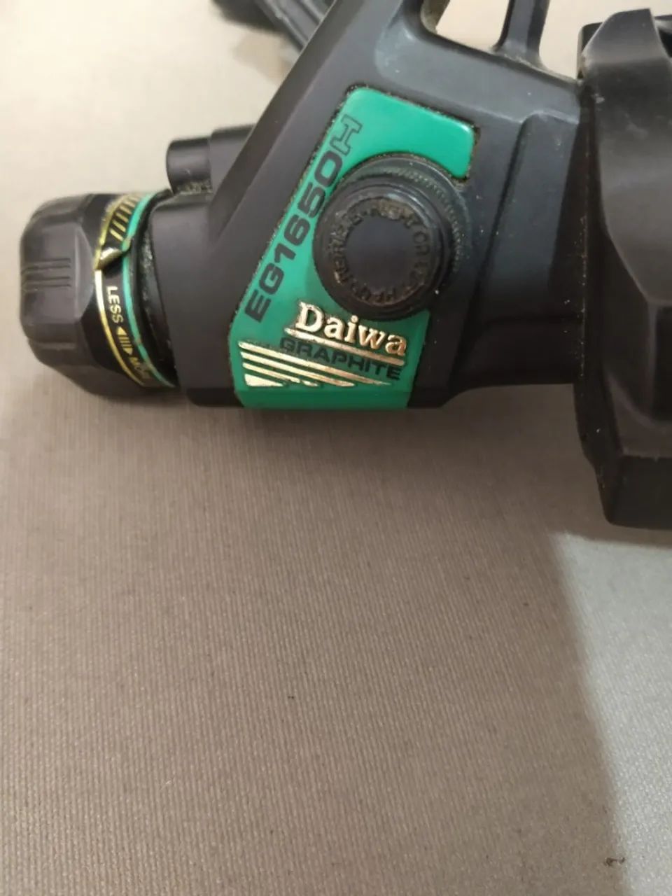 Molinete Antigo Daiwa (Thailand) Eq 1650 Graphite - Foto 5